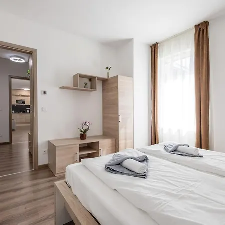 211 / 1 Bedroom / Modern In Center דירה