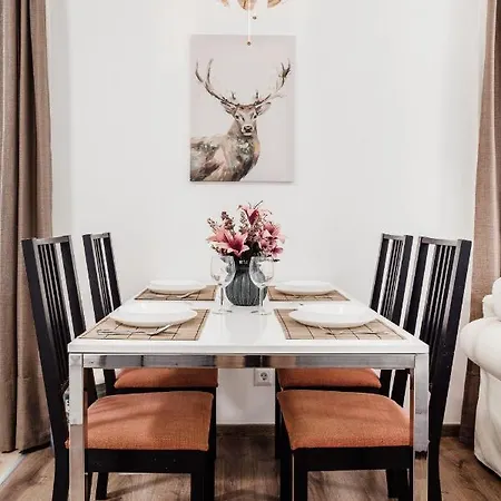 211 / 1 Bedroom / Modern In Center דירה